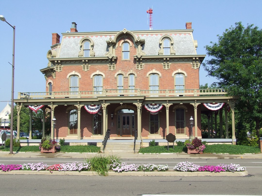 a front view of the Ida Saxton McKinley House